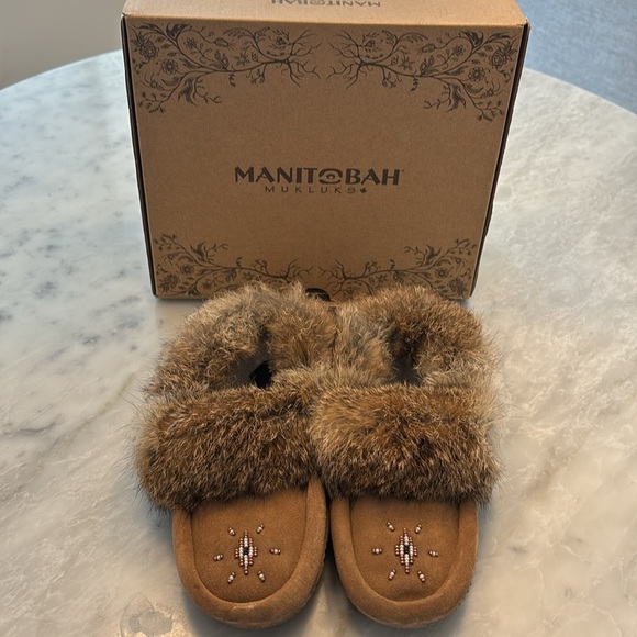 Manitobah Mukluks mini suede moccasin - Picture 3 of 6